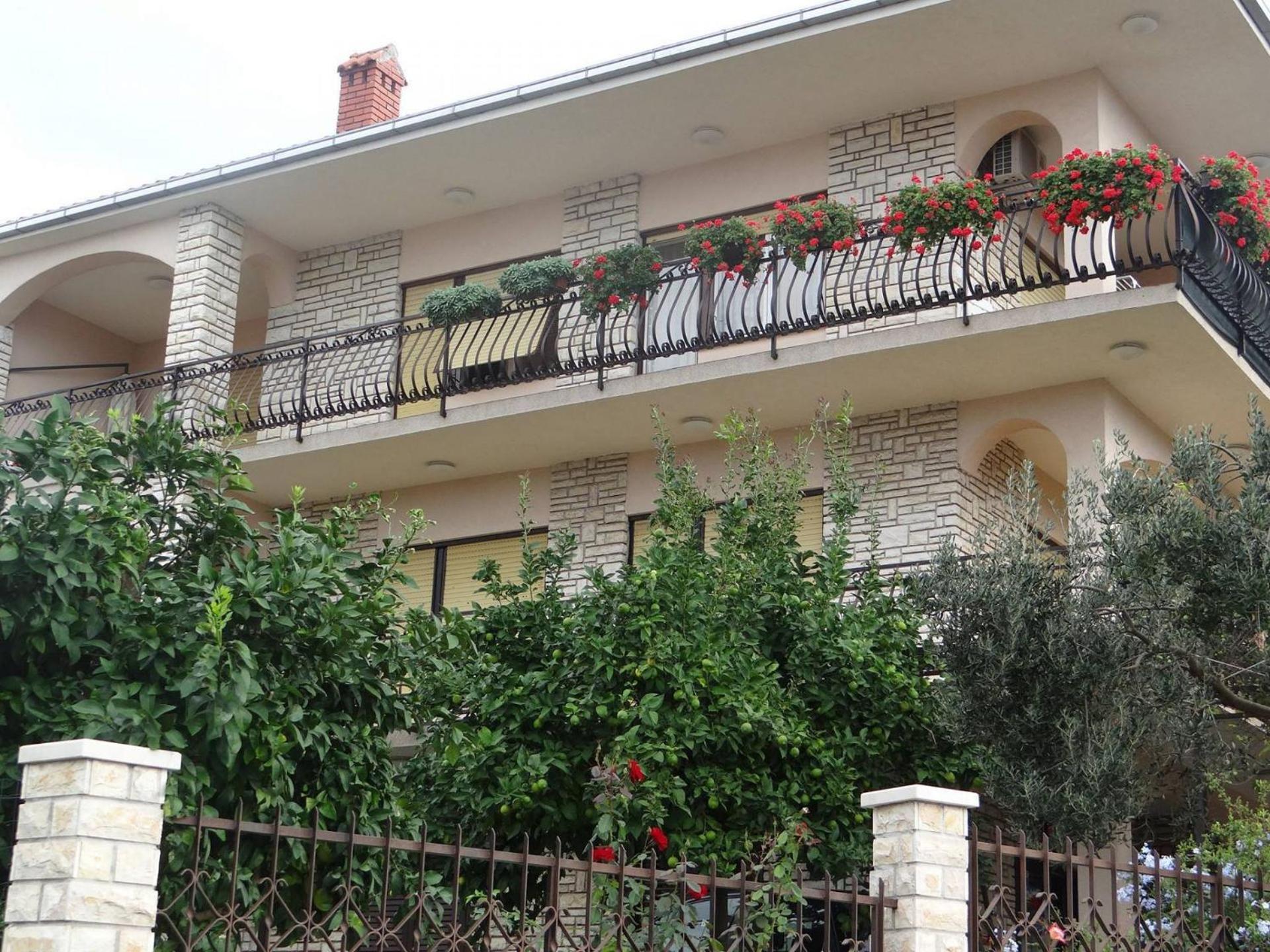 Apartment Bareta Trogir Exterior photo